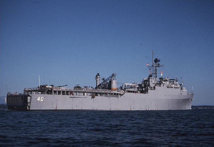 USS FORT FISHER 8X10 PHOTO NAVY US USA MILITARY LSD-40 SHIP DOCK LANDING