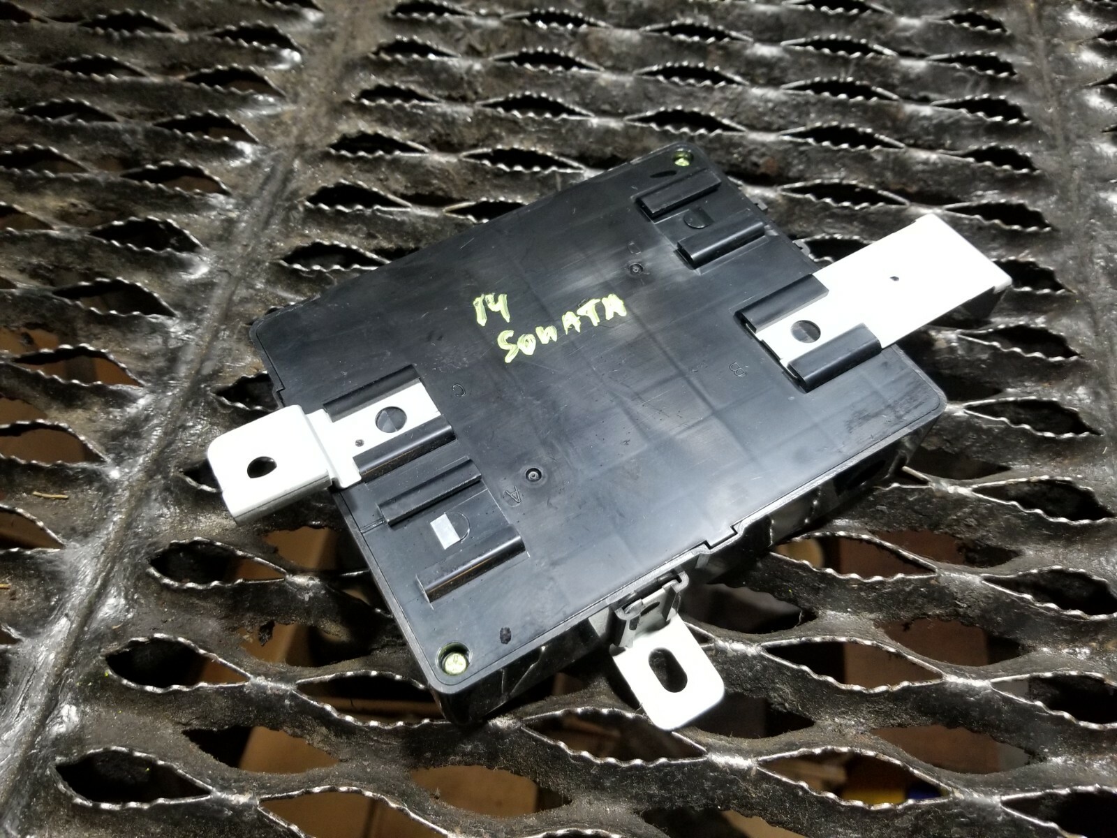 10 11 12 13 14 HYUNDAI SONATA BODY CONTROL MODULE BCM BCU 95400-3Q000 OEM 55k