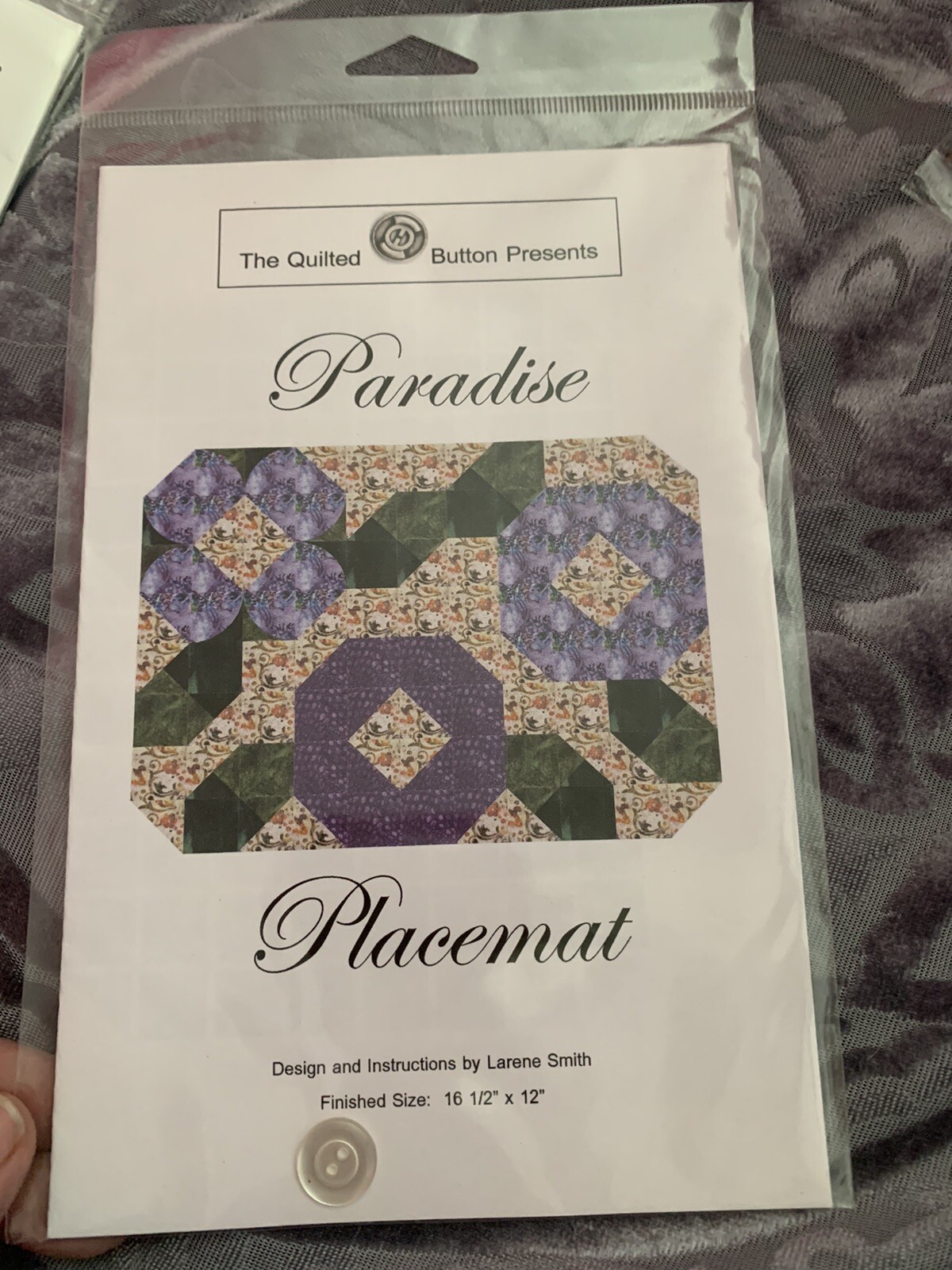 The Quilted Button PARADISE PLACEMAT Pattern Larene Smith FREE SHIPPING!