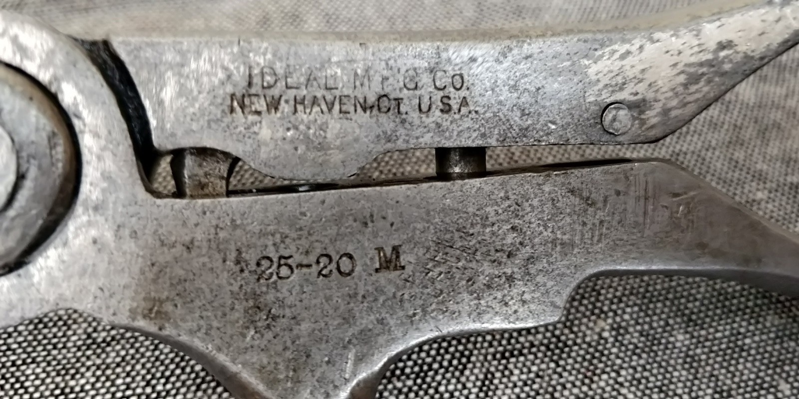 Vintage Ideal Reloading Tool No.4 for .25/20 M Marlin