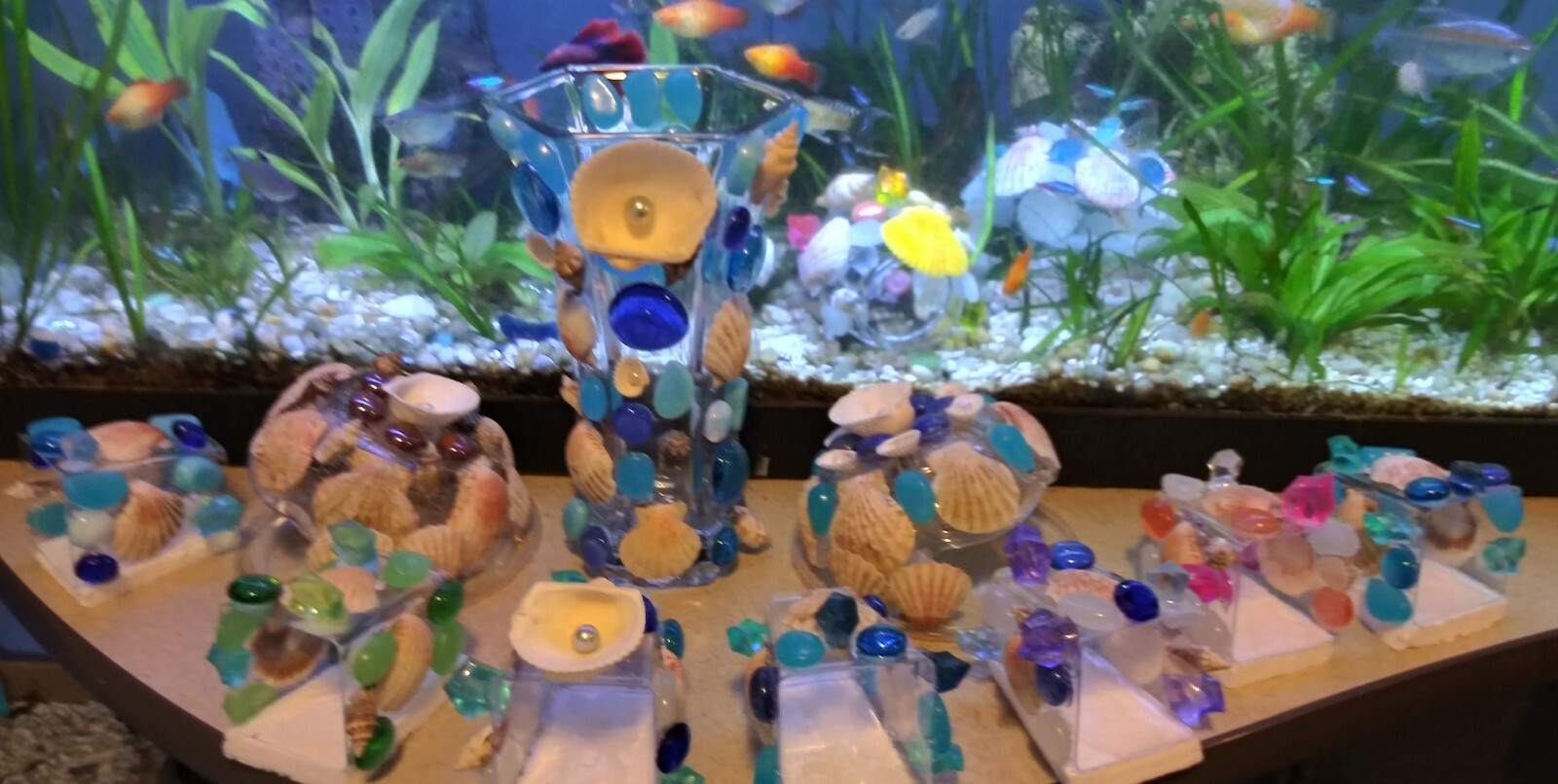 Small glass crystal fish cave aquarium decoration in Blue/Grn Glow in the Dark!