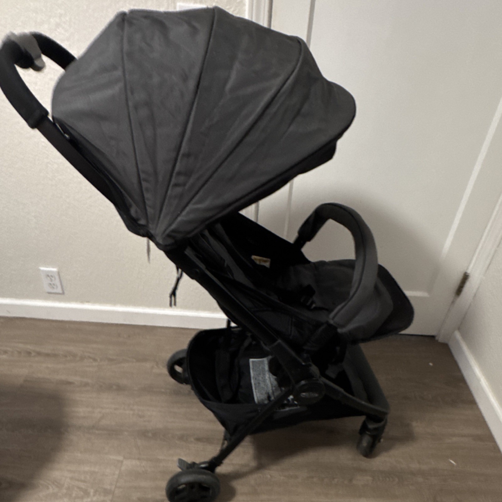 Graco Lightweight Black Gray Foldable Single Stroller Adjustable Canopy