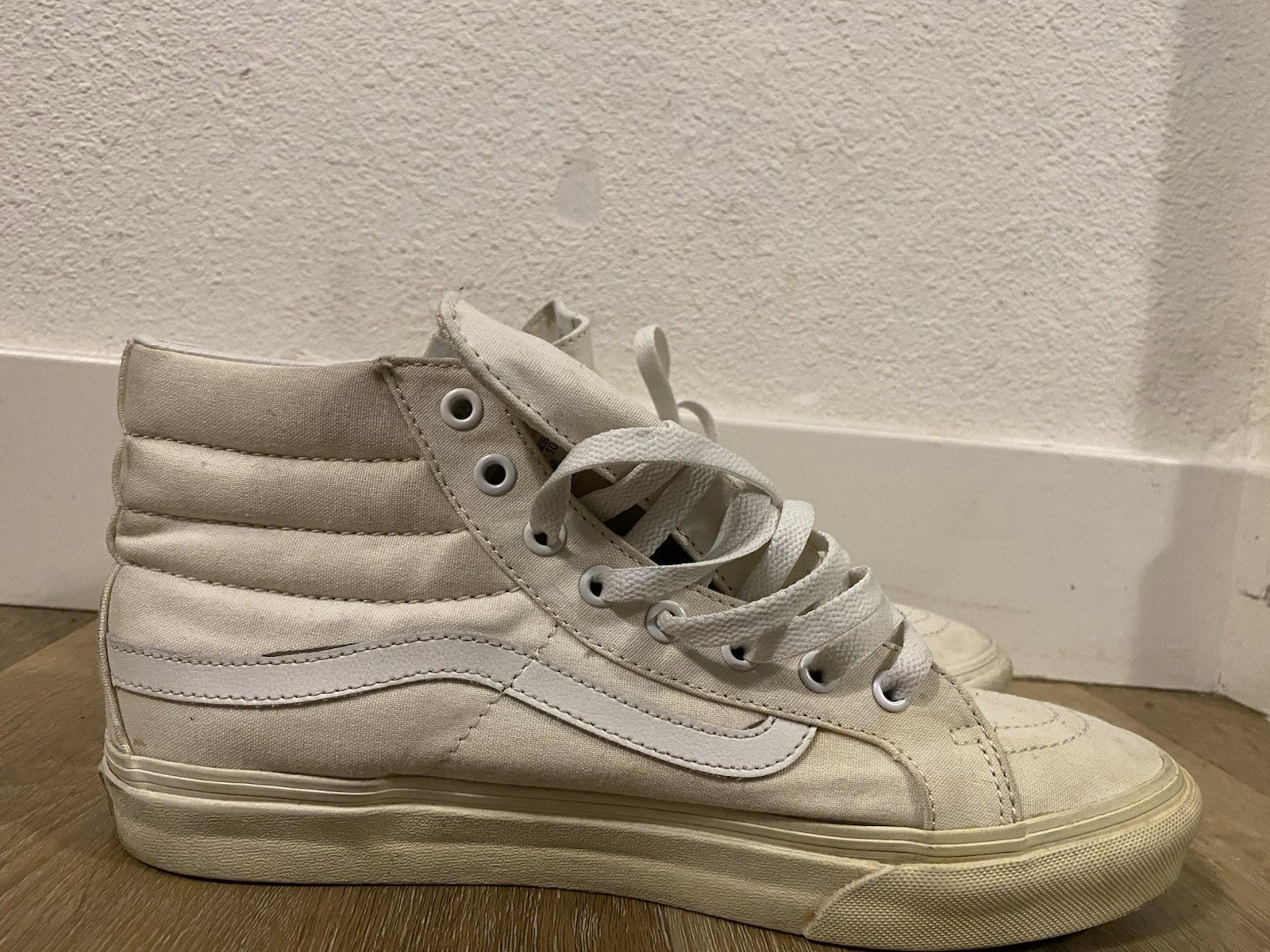 Vans White High Top Skateboarding Shoes Men's US 9 D Medium Width