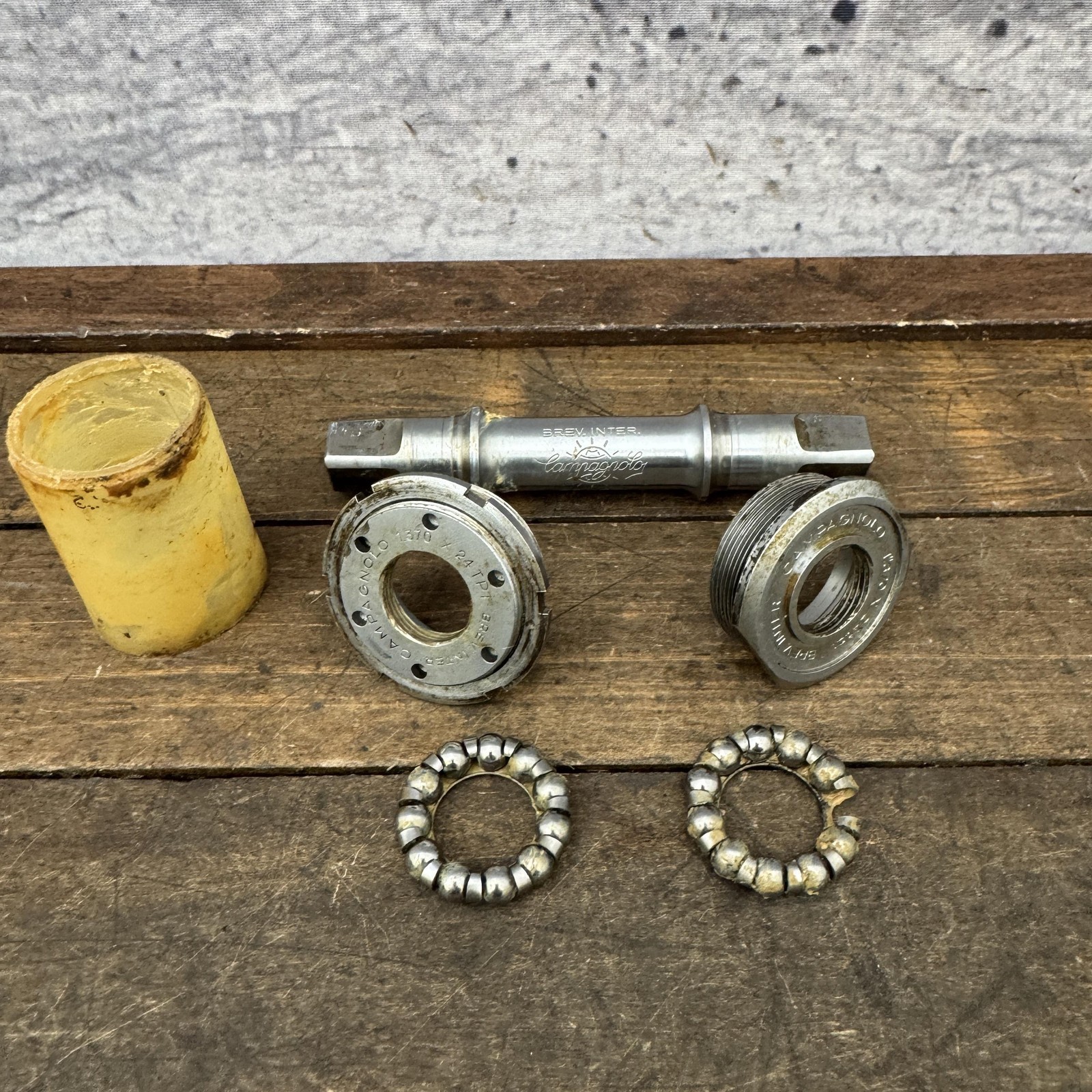 Vintage Campagnolo Record Bottom Bracket 68-SS English 1.370 x 24 114.5