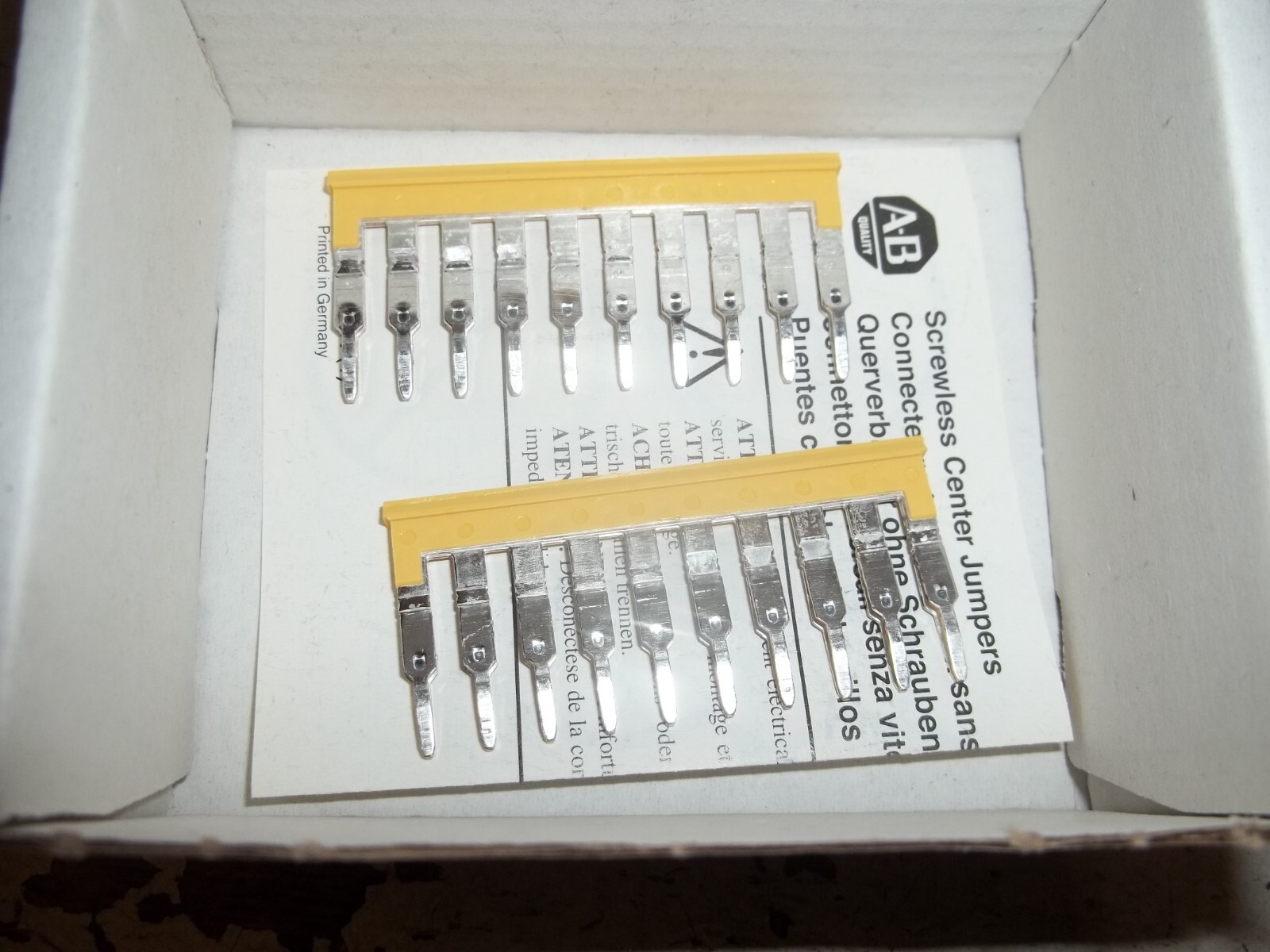 BOX OF 2 ALLEN BRADLEY CENTER JUMPERS 1492-CJLJ5-10 SER A  (408-2)
