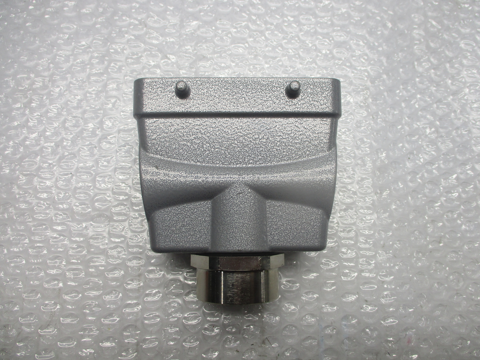 THOMAS & BETTS TH316HMV HOOD CONNECTOR NSNP