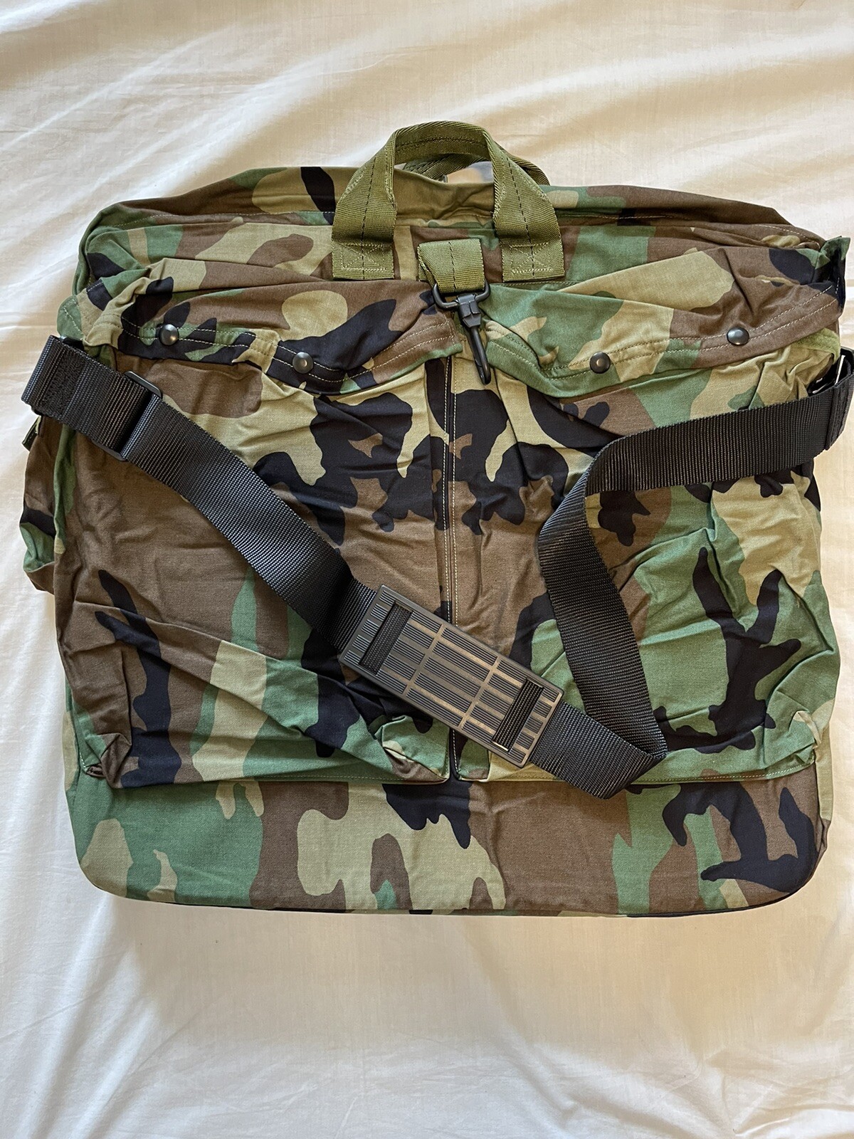 Genuine US military  WOODLAND CAMOFLAUGE HGU-56 Flyers  BAG BRAND NEW  NIP