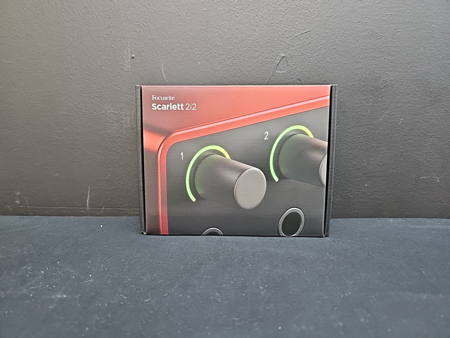 Focusrite Scarlett 2i2 4th Gen 2 In & Out USB Audio Recording Interface