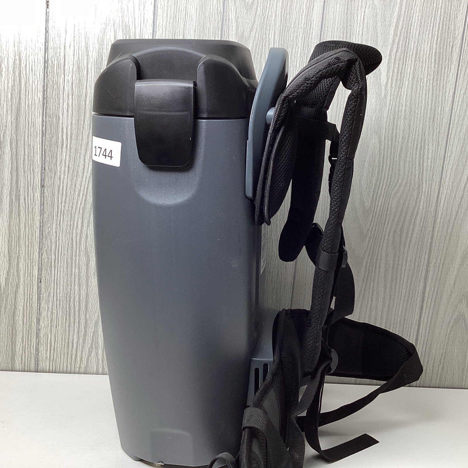 TITAN T750 Back Pack Vacuum ONLY - NO ACCESSORIES - PLEASE LOOK