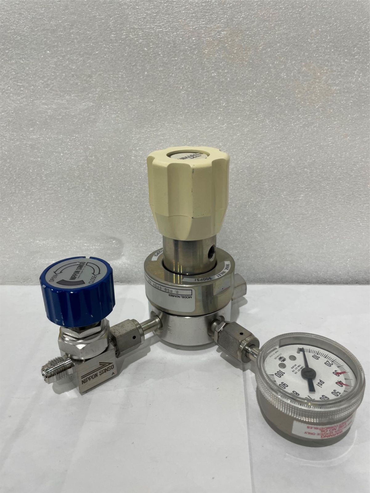 Matheson, Ultra-Line, B Reg 0954 XX, Gas Regulator Assy w/ Gauge and Valve, Used