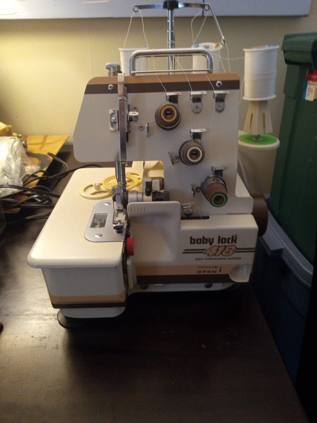 Baby lock machine