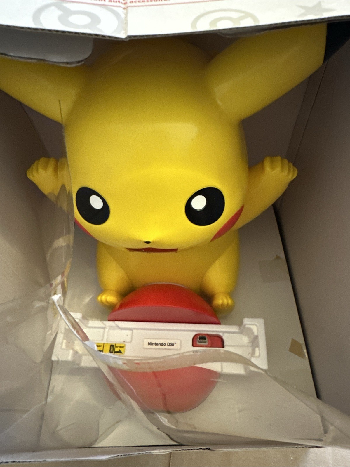 Pokémon Nintendo DSi Pikachu Charge Stand