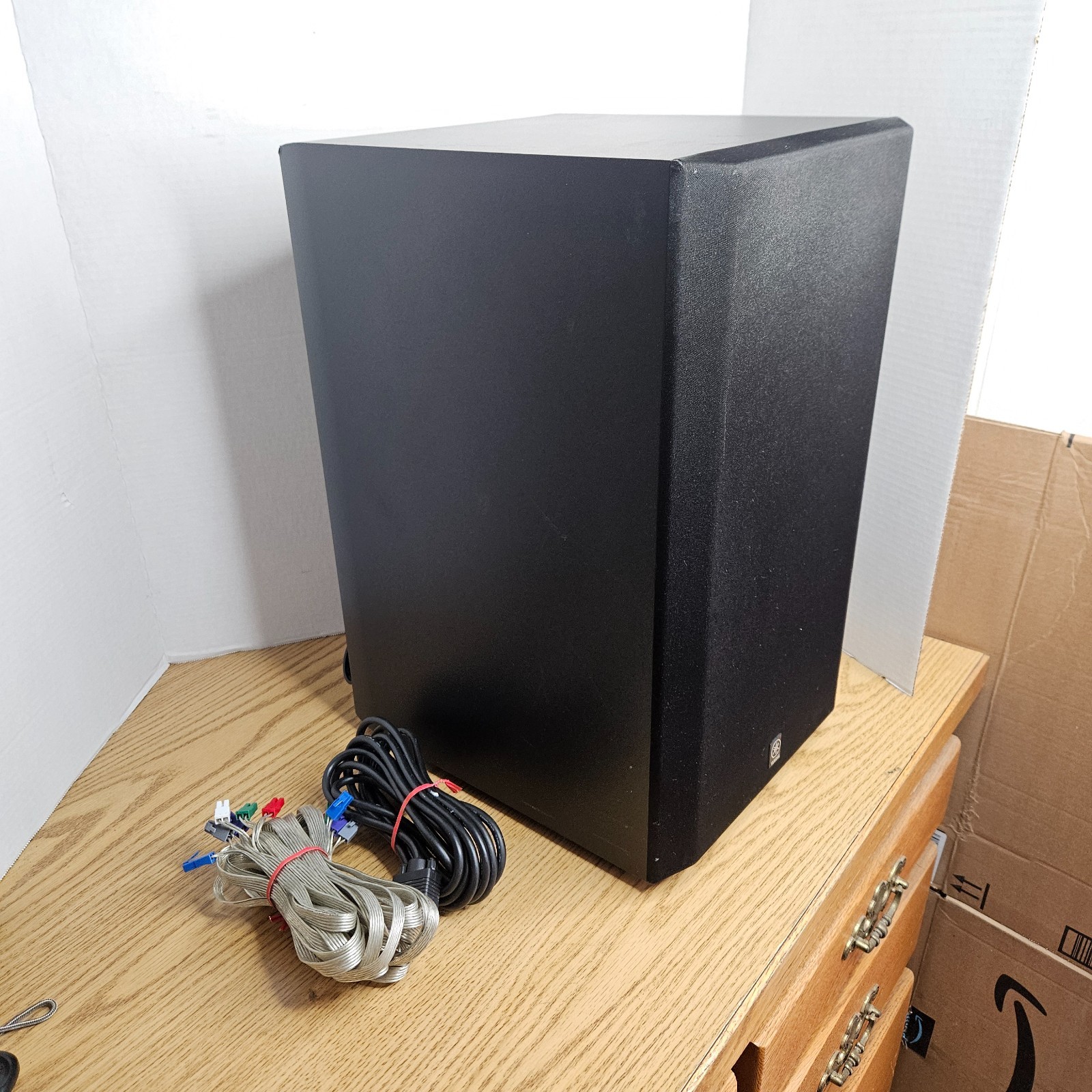 YAMAHA YAS-70 Subwoofer Speaker Powered with Cables