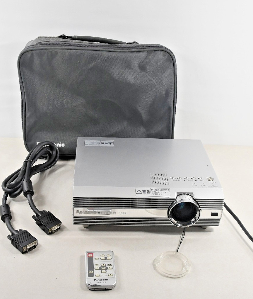 Panasonic TH-AE100 LCD Home Theater Projector w/ Remote, VGA Cables & Case –Test