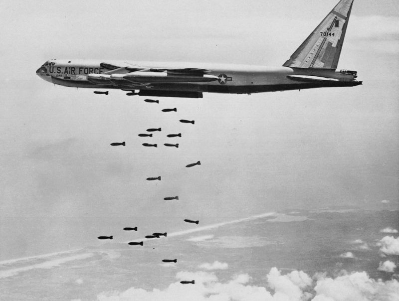 Vietnam War Korean War  Air Force Bombing B-52 Bomber 8 x 10 Photo Picture