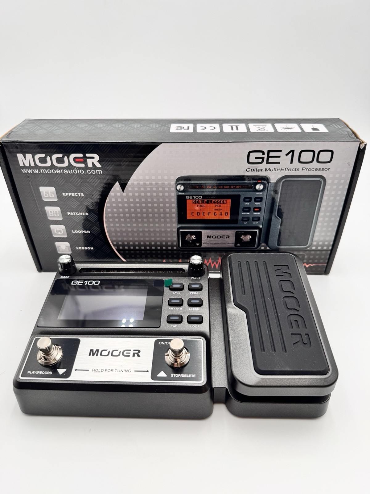 Mooer GE100 Guitar Multi-Effects Processor w/ Box Manual Power Adapter