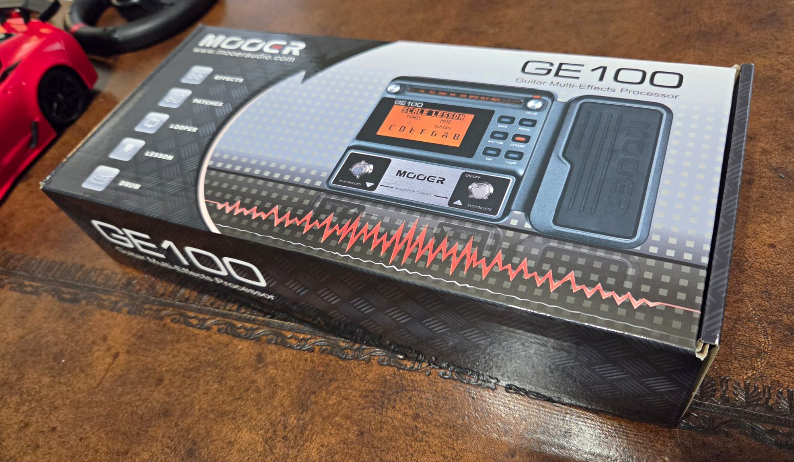 MOOER GE100 Digital Multi-Effects Processor & Looper Pedal for Electric Guitar