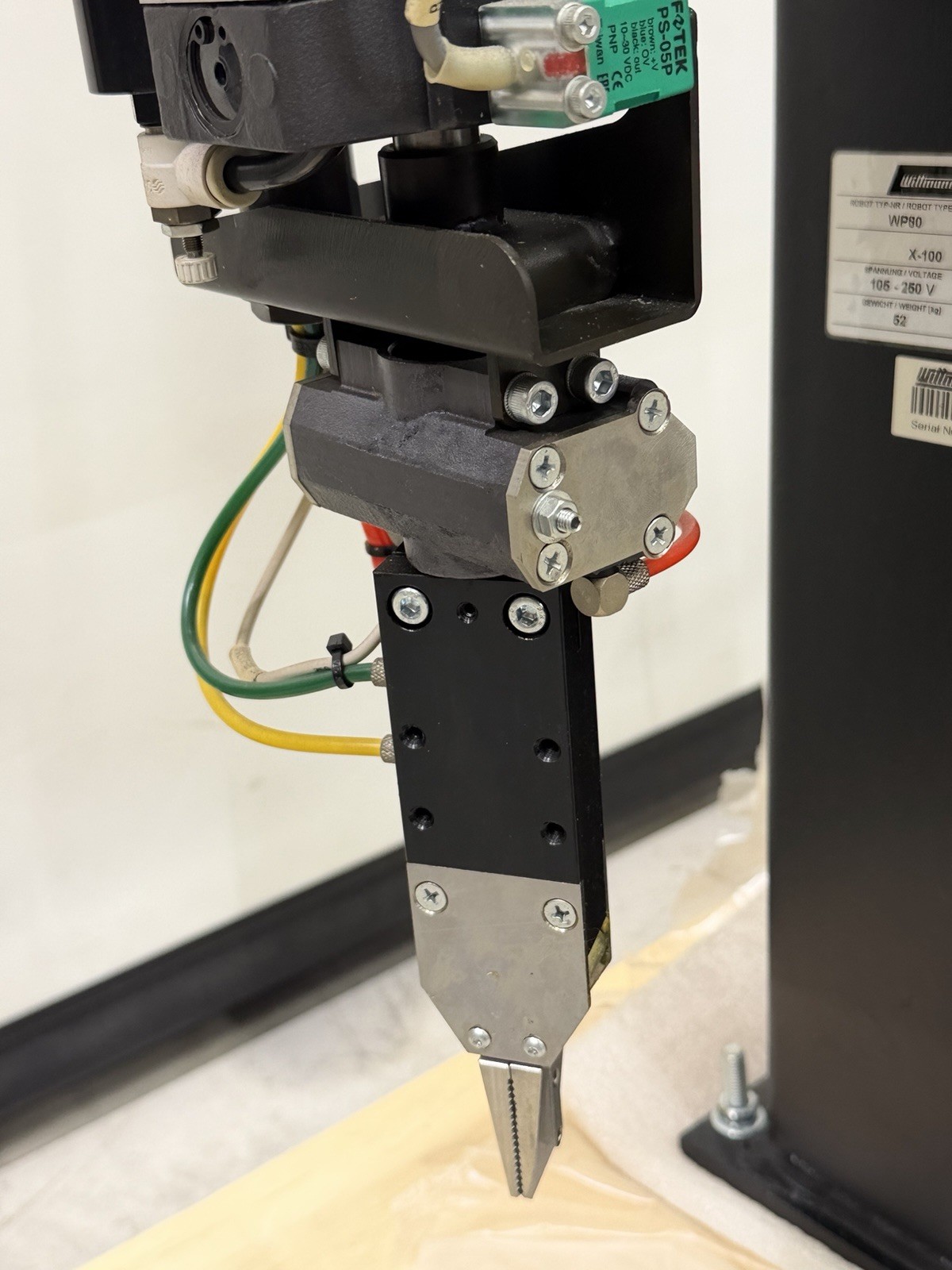 Wittmann WP80 Sprue Picker Robot 2016 NOS w/ Net8 Pendant Control Not Installed