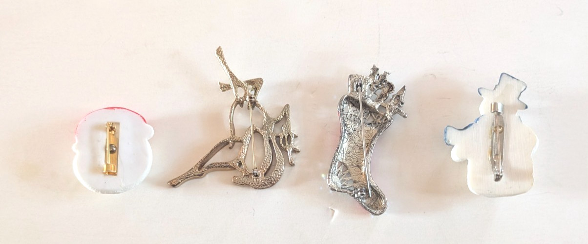 4 Christmas / Holiday Pins