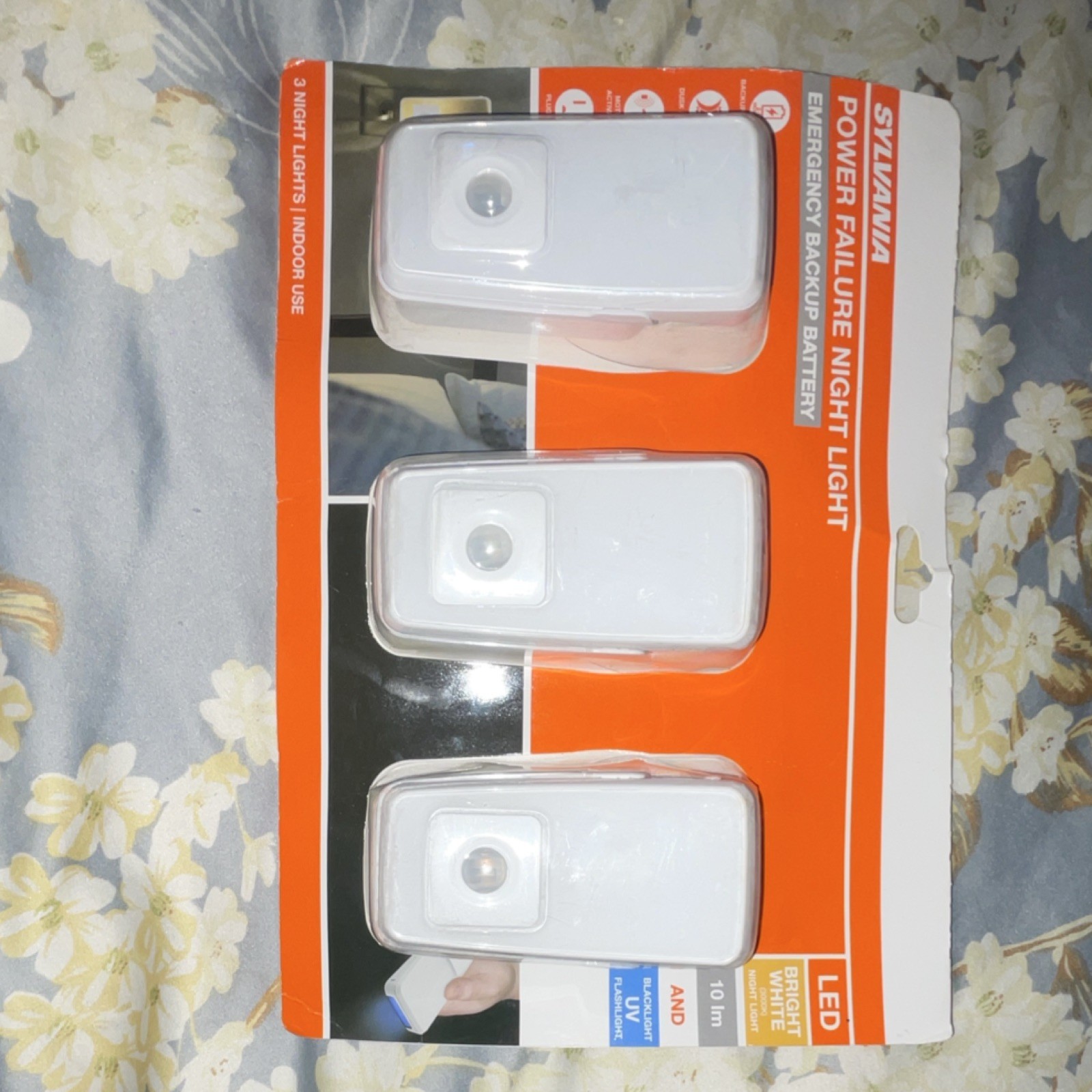 SYLVANIA LED Night Light Emergency Backup Battery Bright White 3-Pack