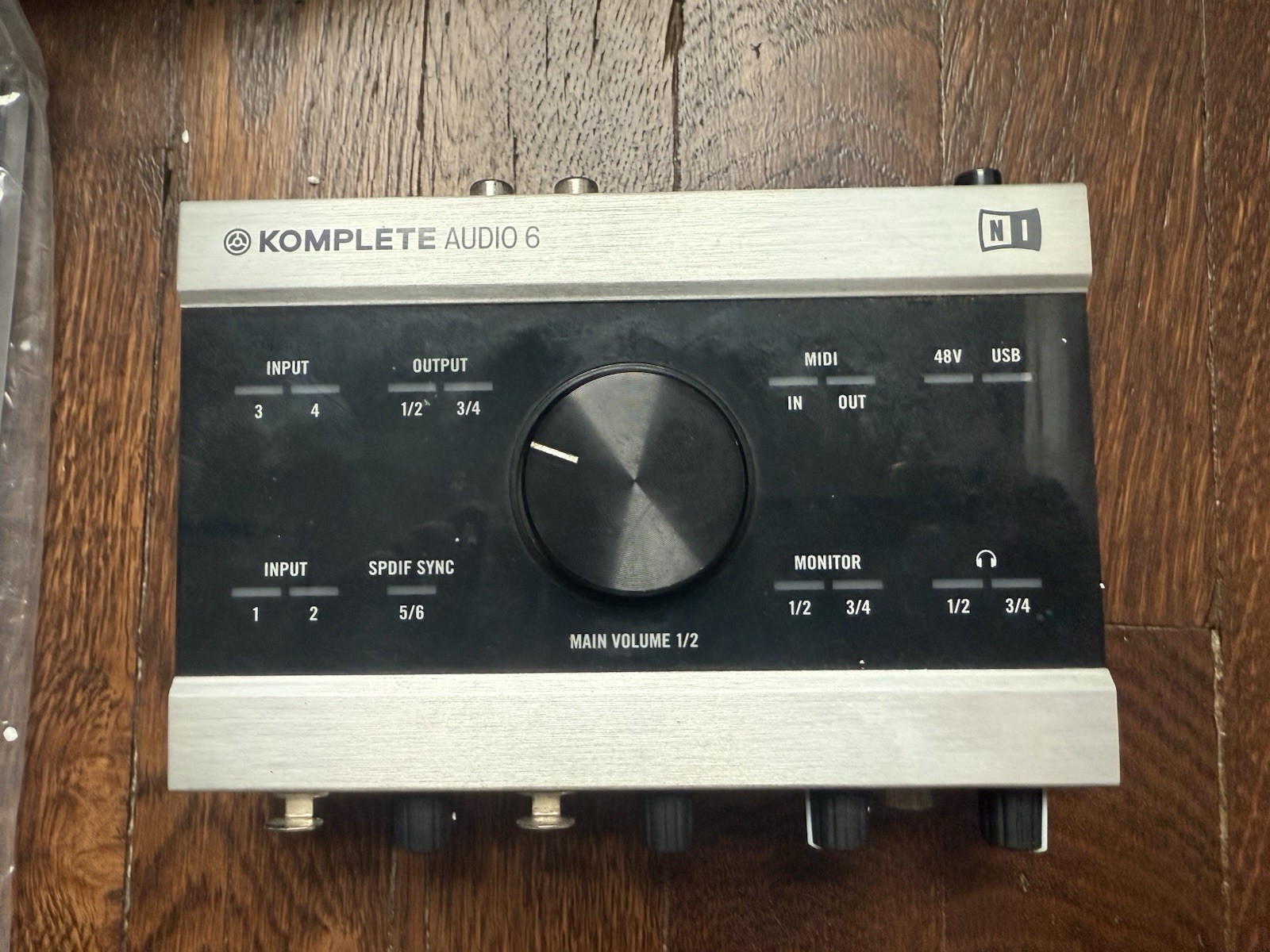Native Instruments Komplete Audio 6 USB Audio Interface