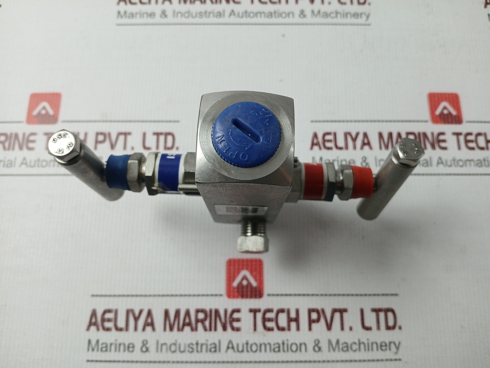 MICRO MPGV32A/R-1-CB-P Two Way Manifold Needle Valve 316L SS 6000PSI