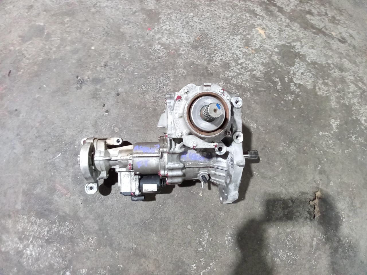 2019 GMC Acadia OEM transfer case assembly 36k miles 3.6L fits 2019-2022