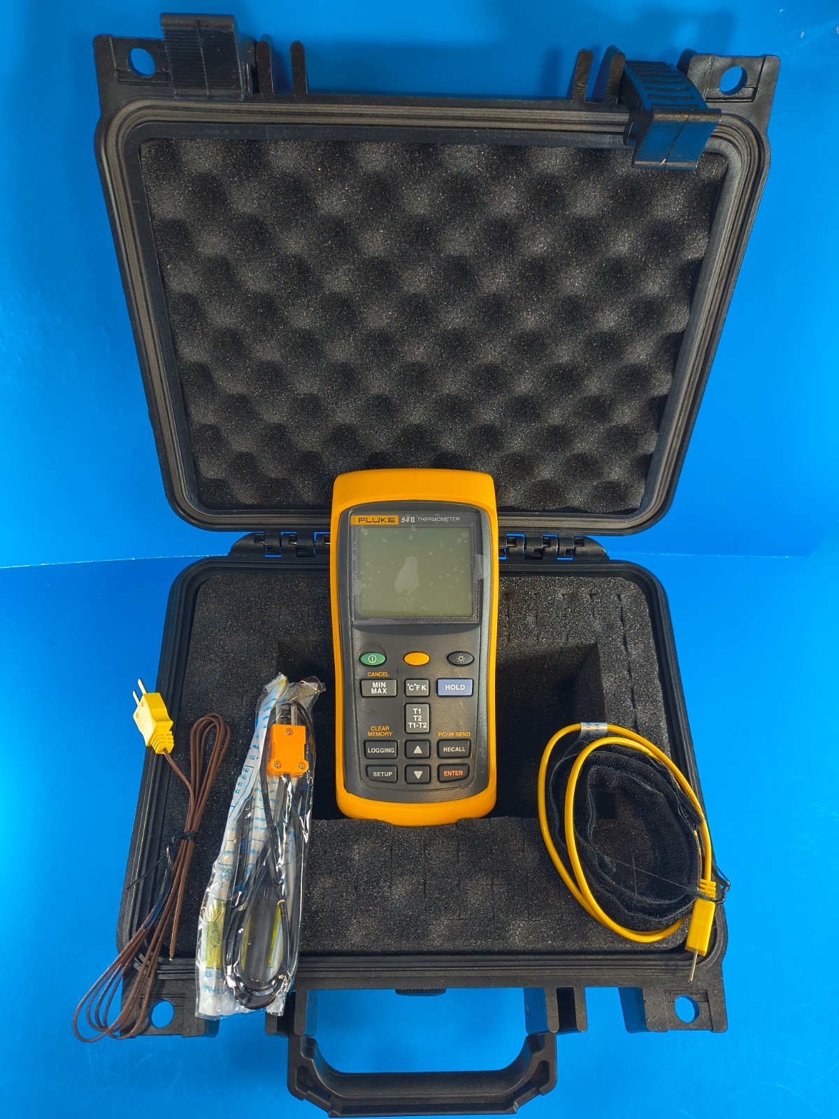 Fluke 54 II Thermocouple Thermometer