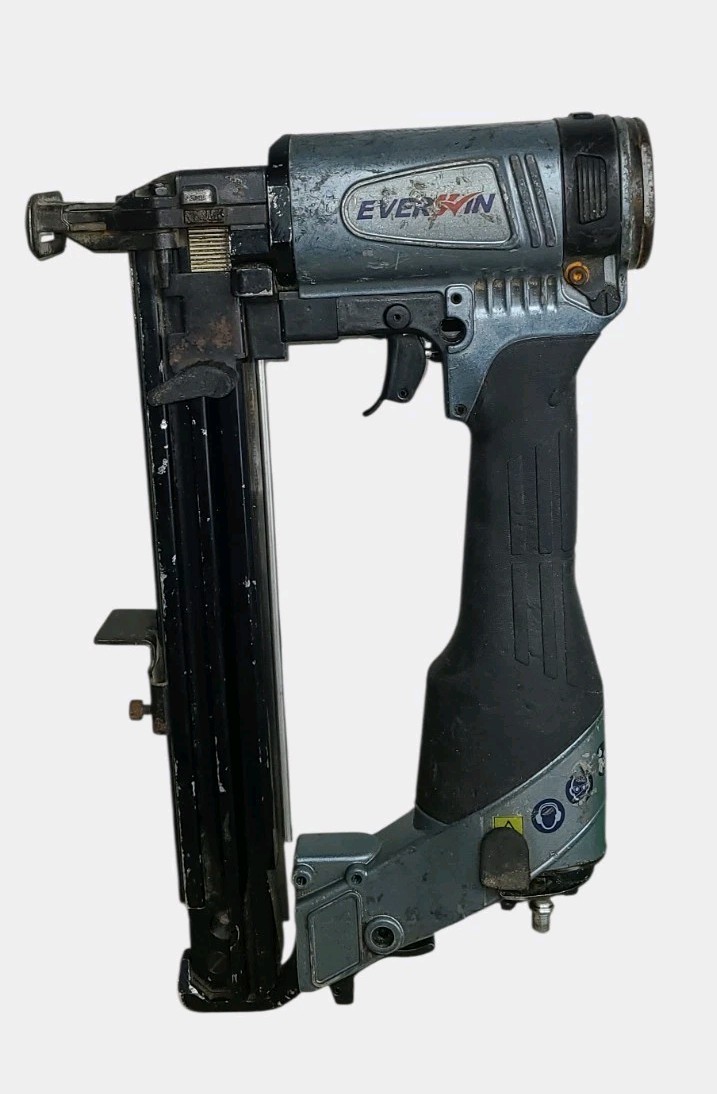 Everwin SN41S2 INDUSTRIAL 38mm (1-1/12") Bostitch BCS2 16 GA. Wide Crown Stapler