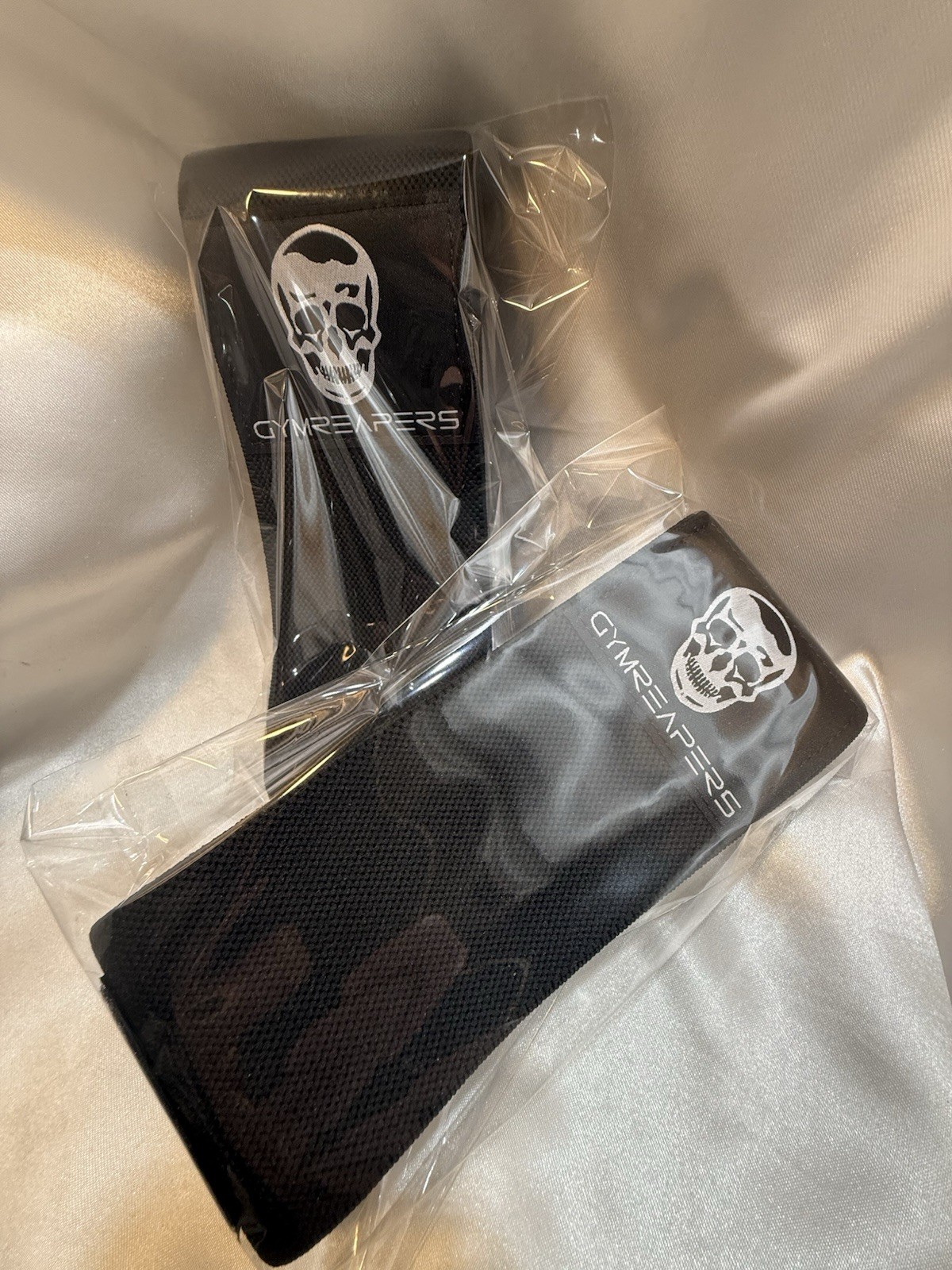 1 Pair GYMREAPERS Knee Wraps With Adjustable Strap Weightlifting, Squats