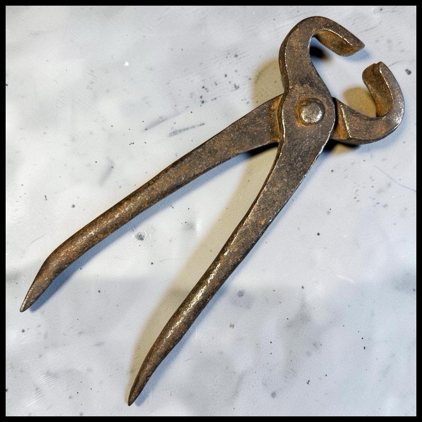 Antique Hand Forged Iron Farrier Hoof Nippers Horse Shoe Pincers Blacksmith Tool