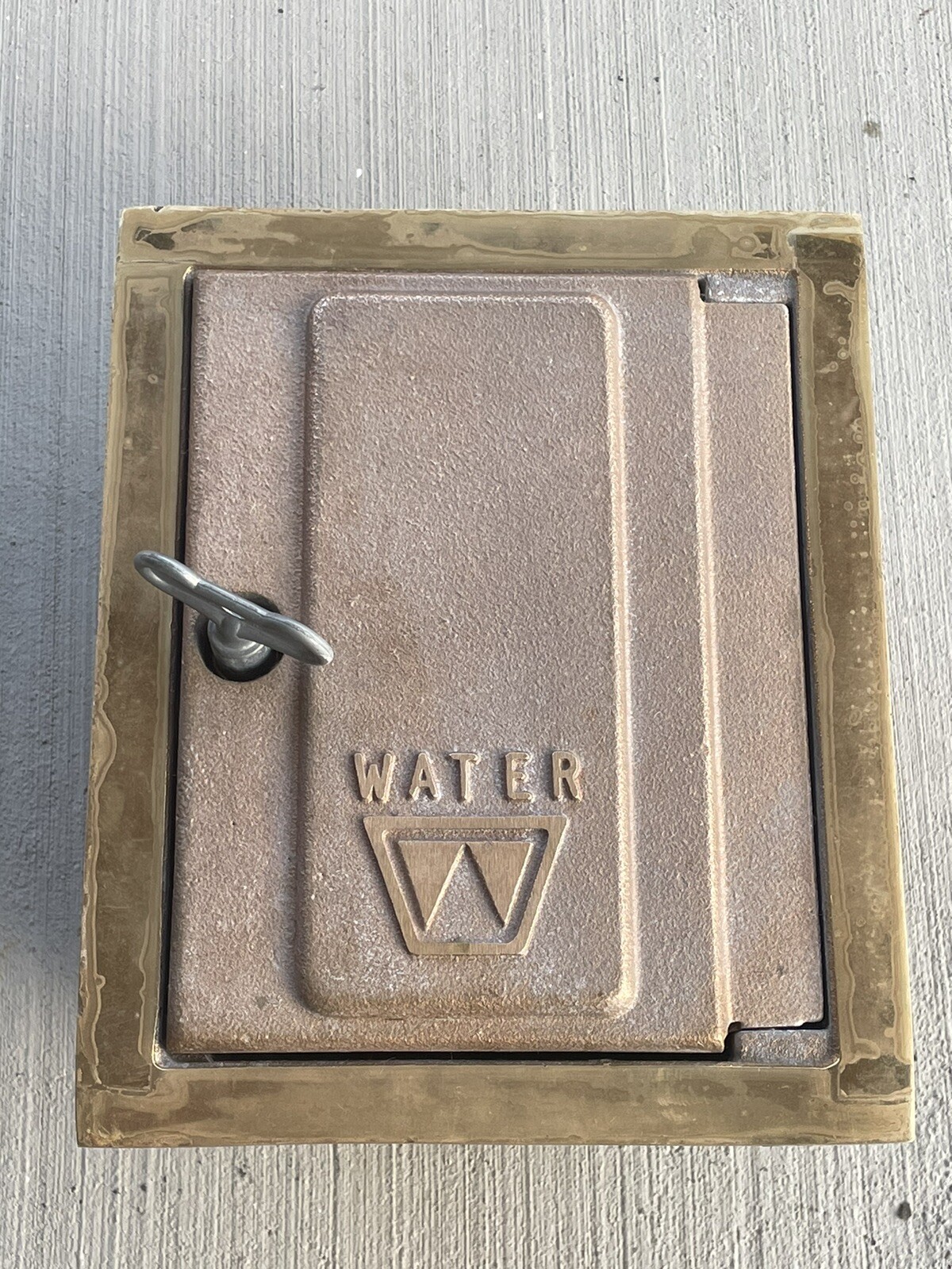 WOODFORD Bronze Brass BOX Anti Vandal Mild Climate Enclosed Wall Hydrant w/Key