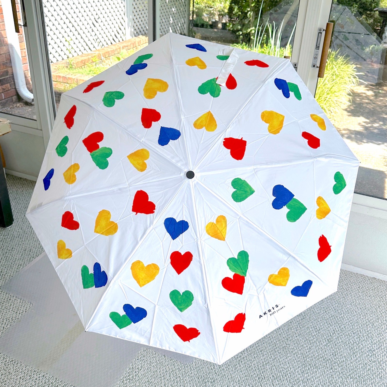NWT Akris 100 Years Rainbow Hearts Dots White Folding Umbrella Strotz Magicmatic