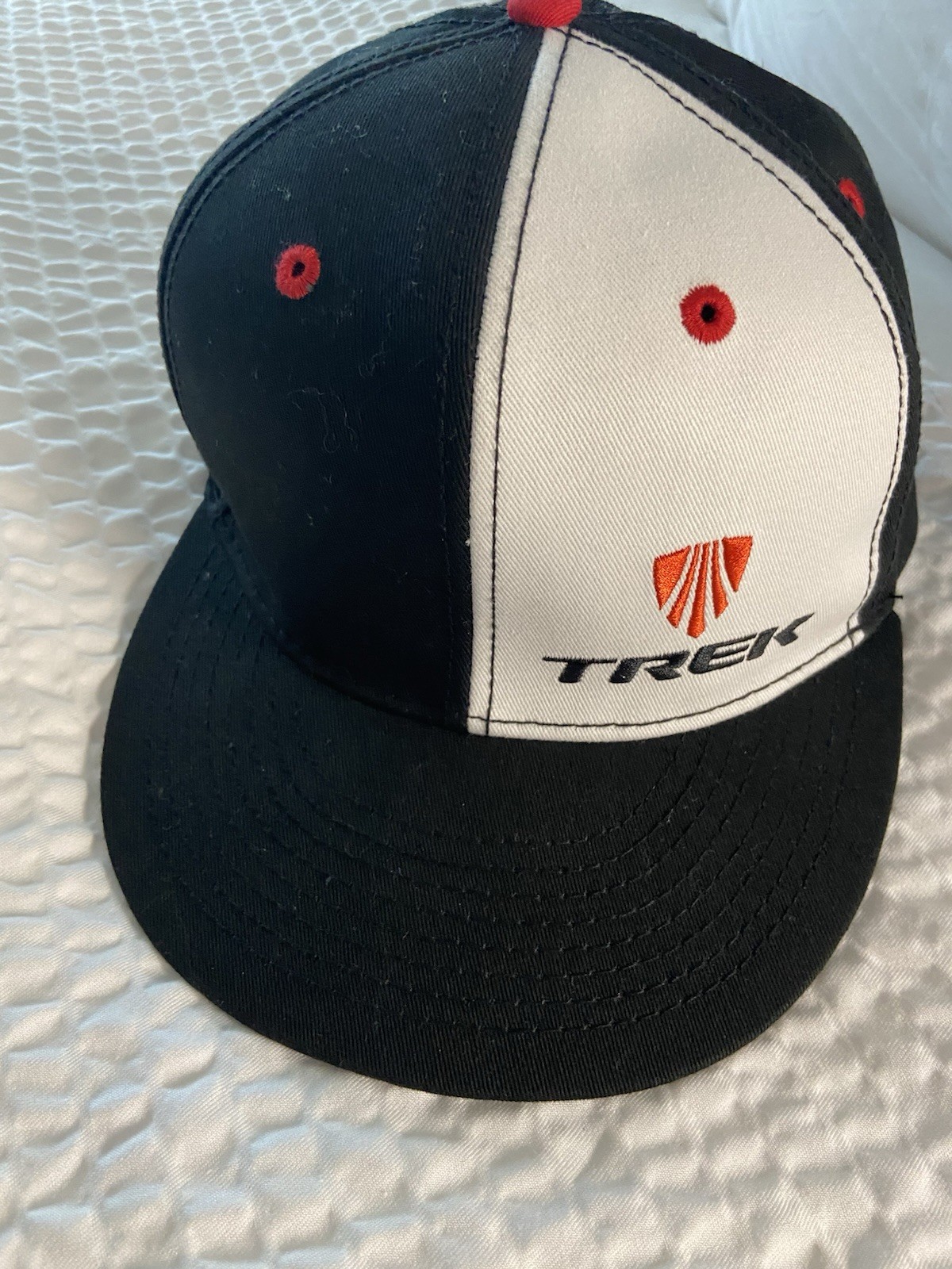 TREK BICYCLE Bike Logo Black Hat Cap Baseball Cap One Size Snapback