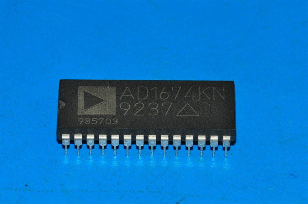 New (2pcs) AD1674KN ANALOG DEVICES IC Converter