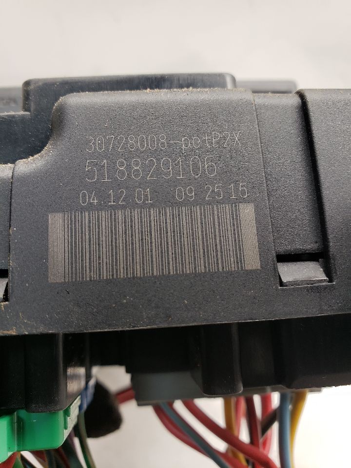 Used Fuse Box Engine fits: 2005 Volvo 60 SERIES Grade A