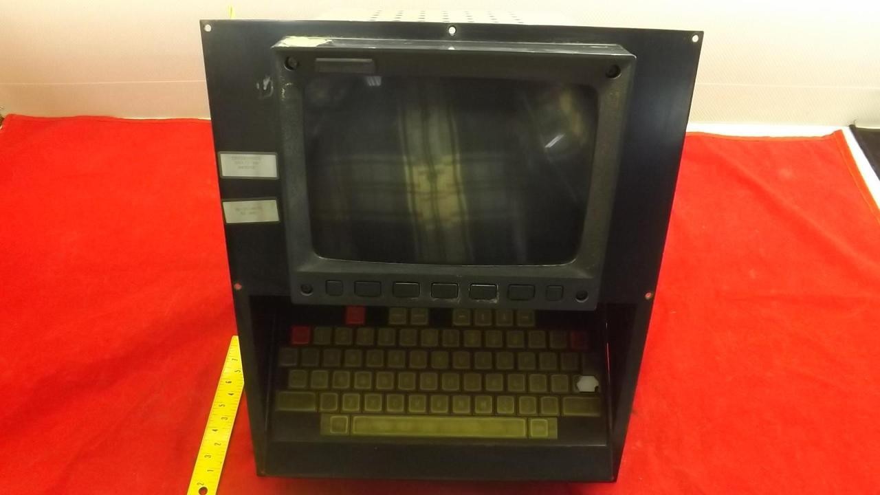 FANUC GMF A05B-2051-C102 CRT/KB DISPLAY UNIT T21072