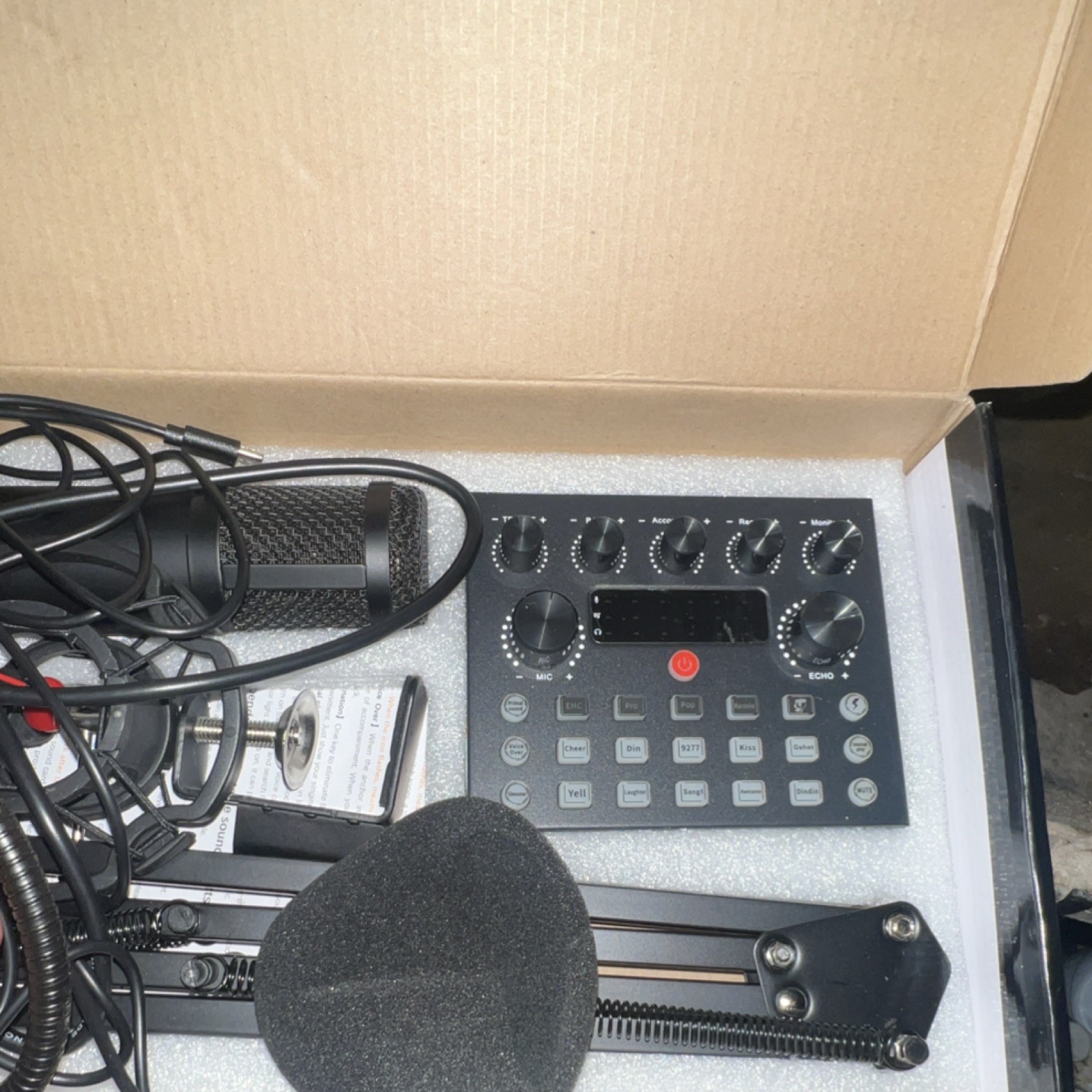 Legendary Vocal Podcast Audio Interface Bundle with Microphone and Sound Card