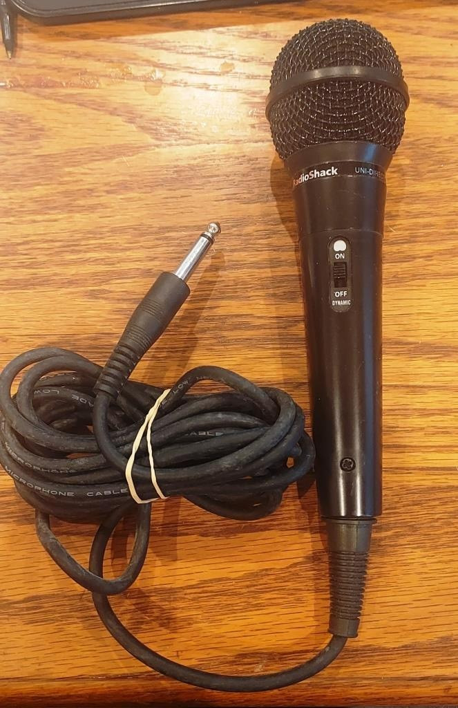 Radio Shack Uni-Directional Dynamic Microphone 32-1170 k