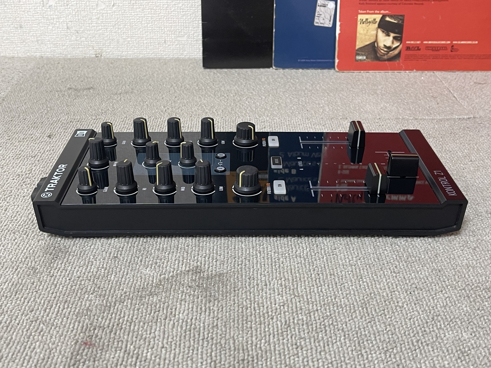 Native Instruments Traktor Kontrol Z1 DJ Mixer Audio Interface Boxed Tested