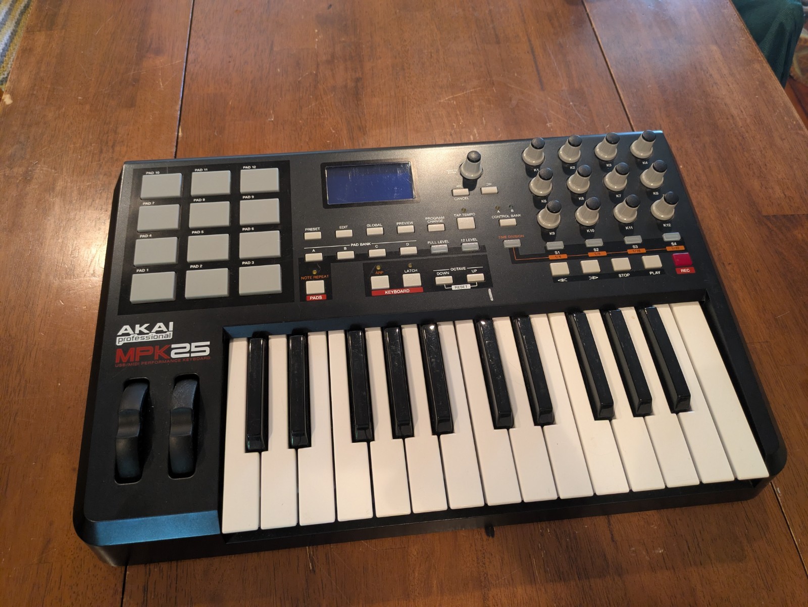 AKAI MPK 25 Professional USB/MIDI Performance Keyboard