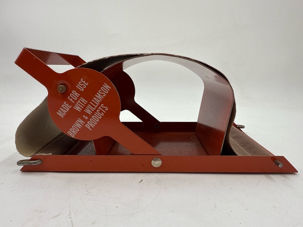 DU MAURIER Cigarette Rolling Machine with 19 Rolling Paper Packs & 7 (MI1066213)