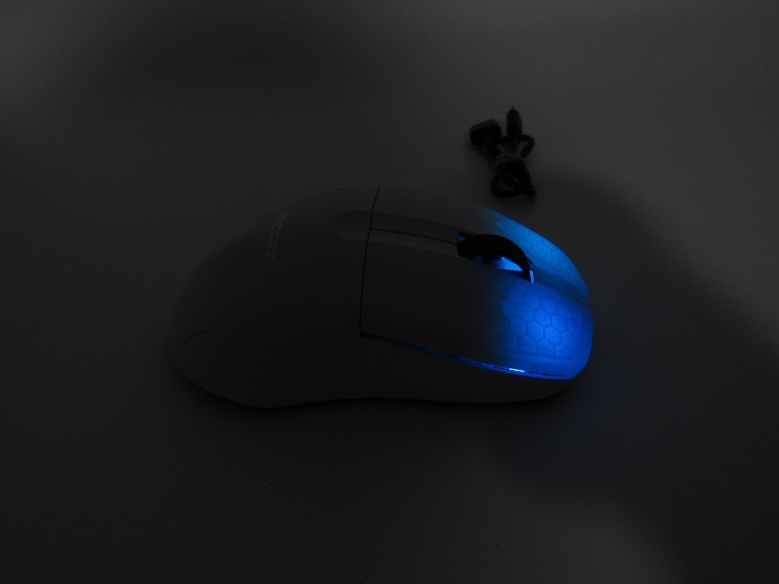 ROCCAT Kone Pro Air Wireless Bluetooth Gaming Mouse 5-Button White Read