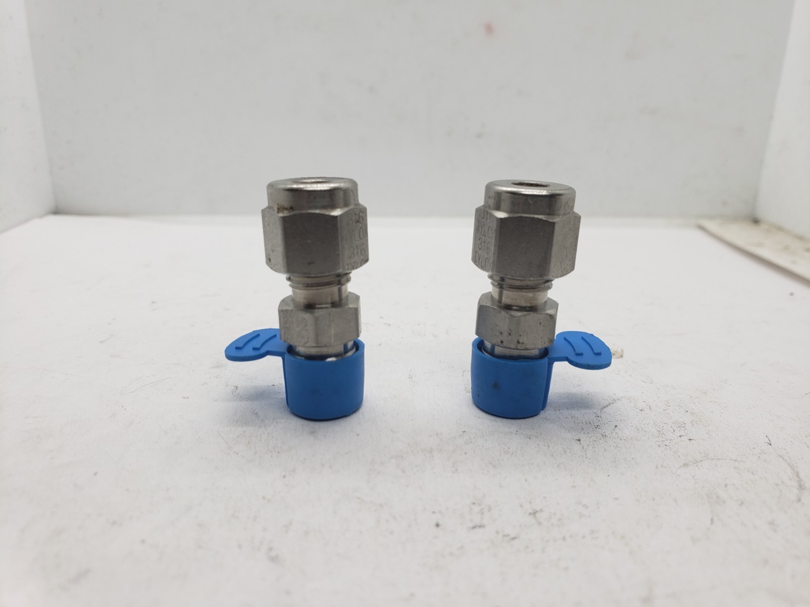 TYLOK SS-3-DMC-2 STRAIGHT FITTING 3/16" OD TUBE 1/8" MNPT, LOT OF 2, NNB