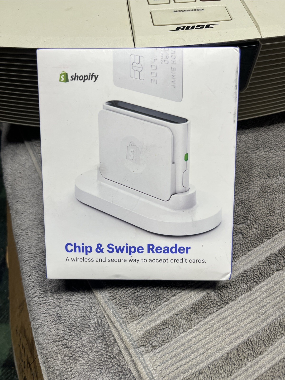 Shopify Chip and Swipe Credit Card Reader Wireless White Model S1701 - NEW
