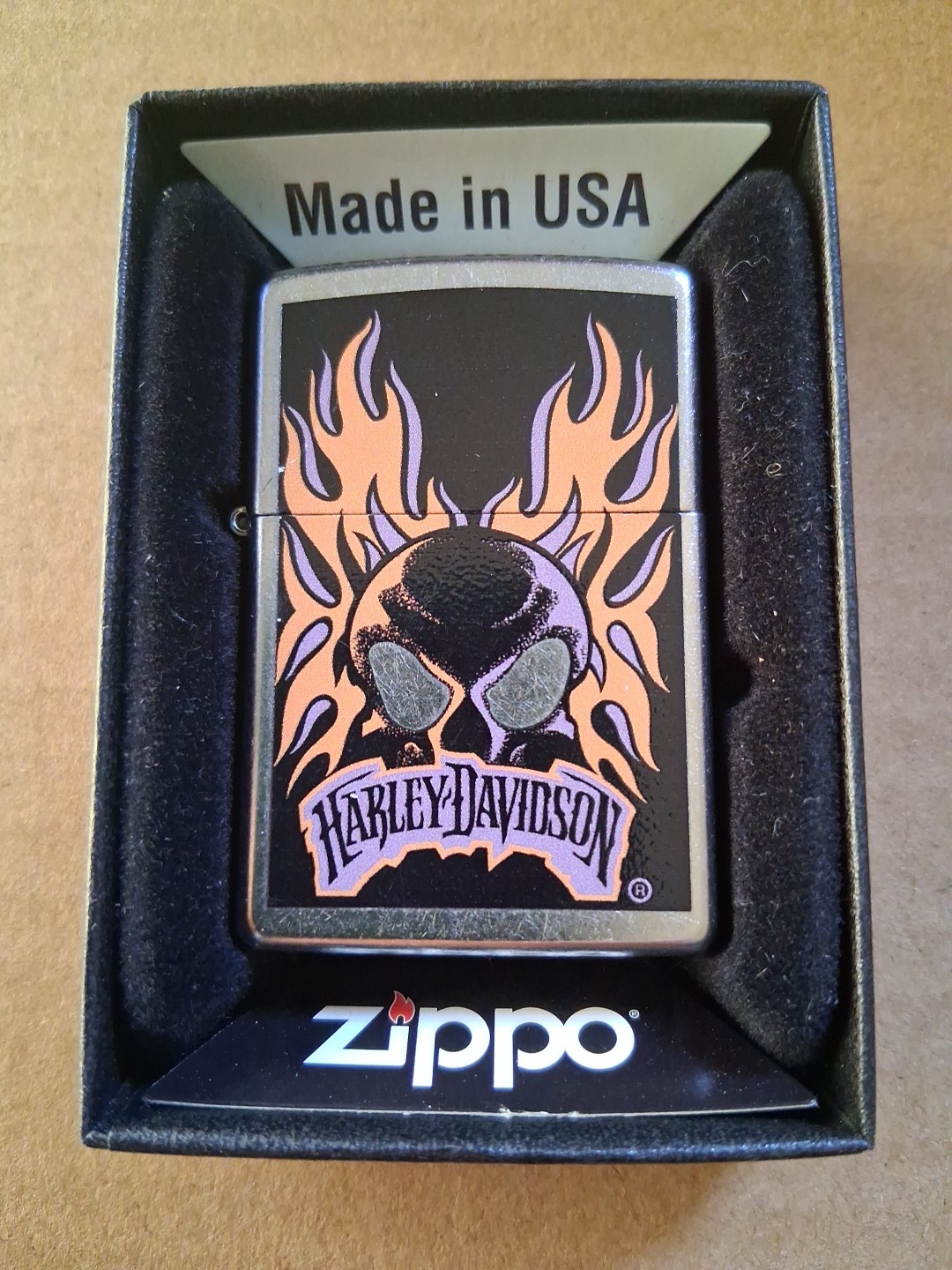 ZIPPO 2010 HARLEY DAVIDSON FLAMING SKULL LIGHTER
