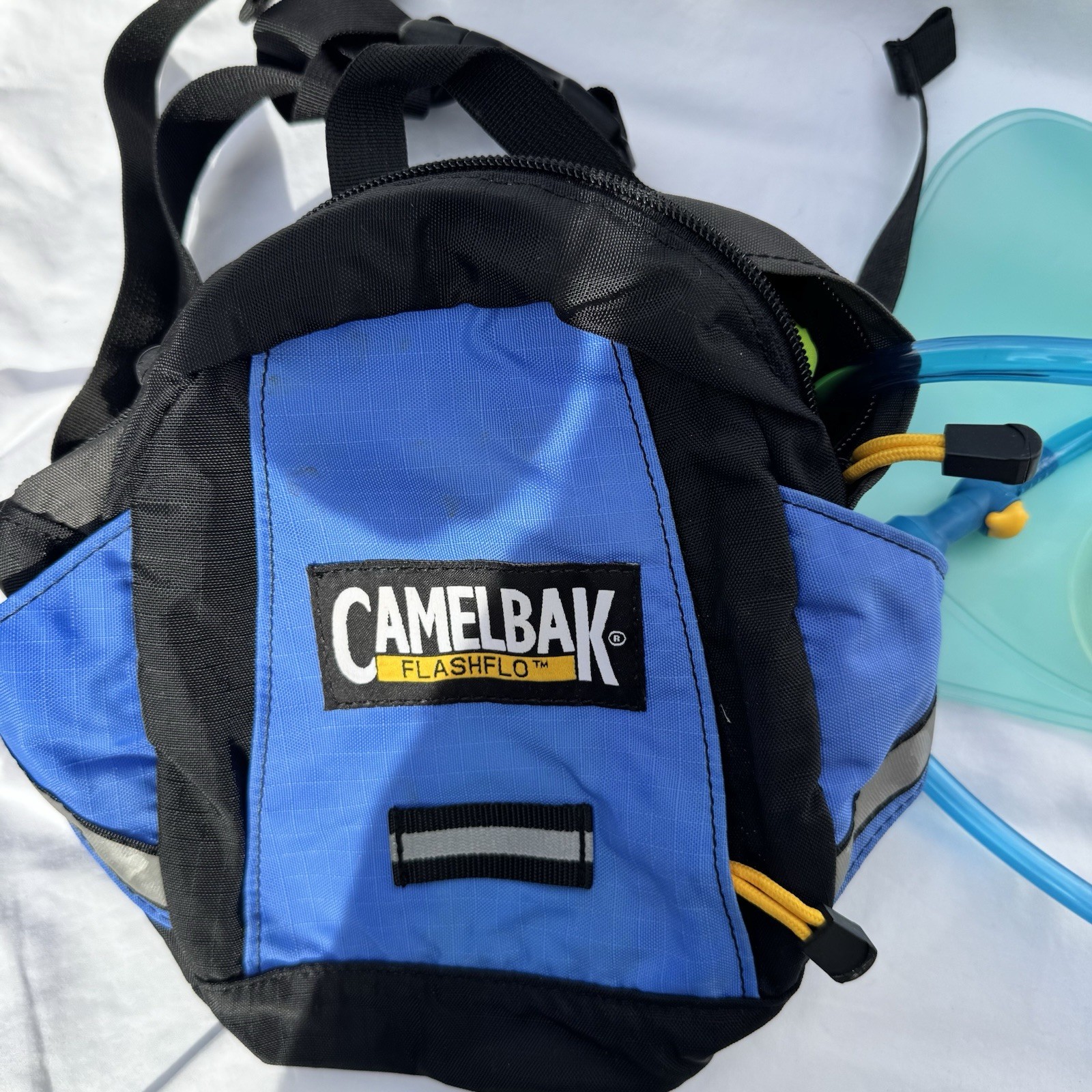 CamelBak Skeeter Hydration Backpack Pack + 1.5L Reservoir Bladder BLACK BLUE