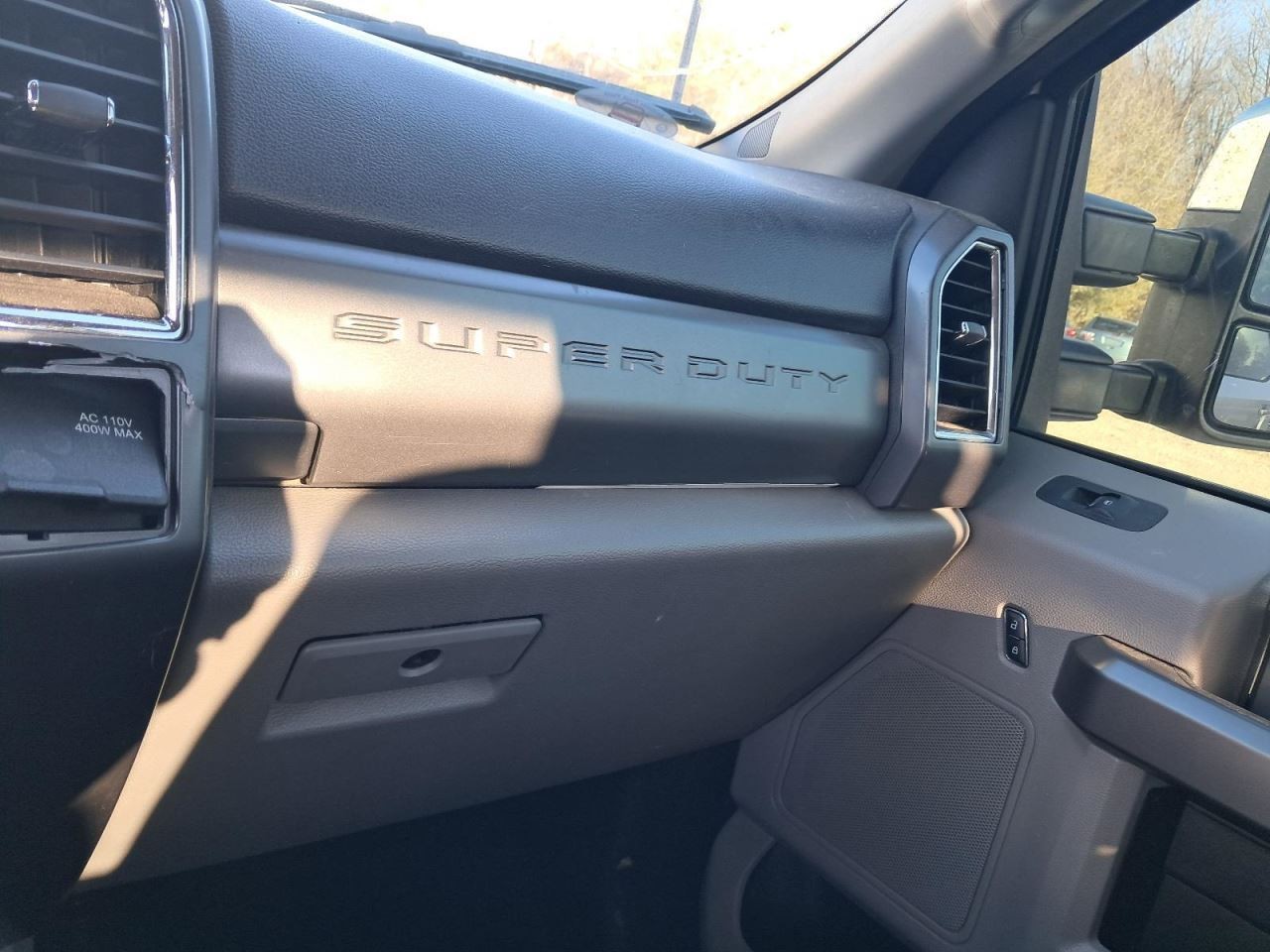 F250SD    2018 Glove Box 4897549
