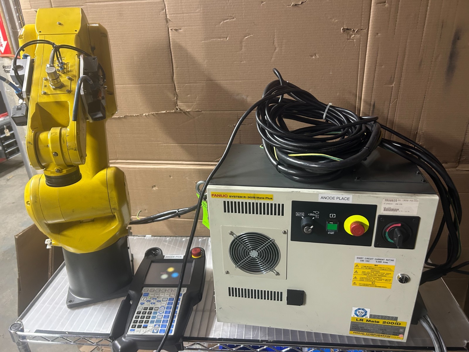 Fanuc LR Mate 200iD/7L w/R-30iB Controller & Pendant