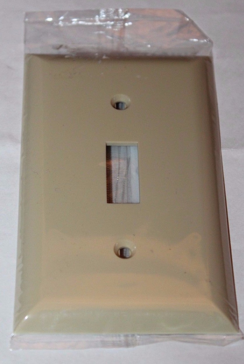 GE Single Toggle Switch Wallplate 40013 / Ivory  Lot of 3